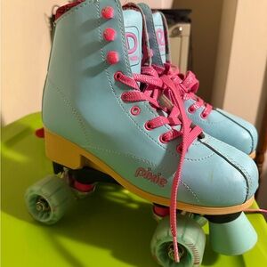 Roller Derby Pixie girls Rollerskates Size 3-6
